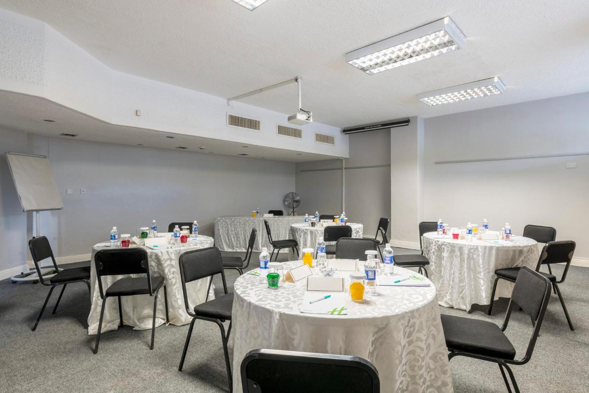 Holiday Inn - Mutare By Ihg Εξωτερικό φωτογραφία