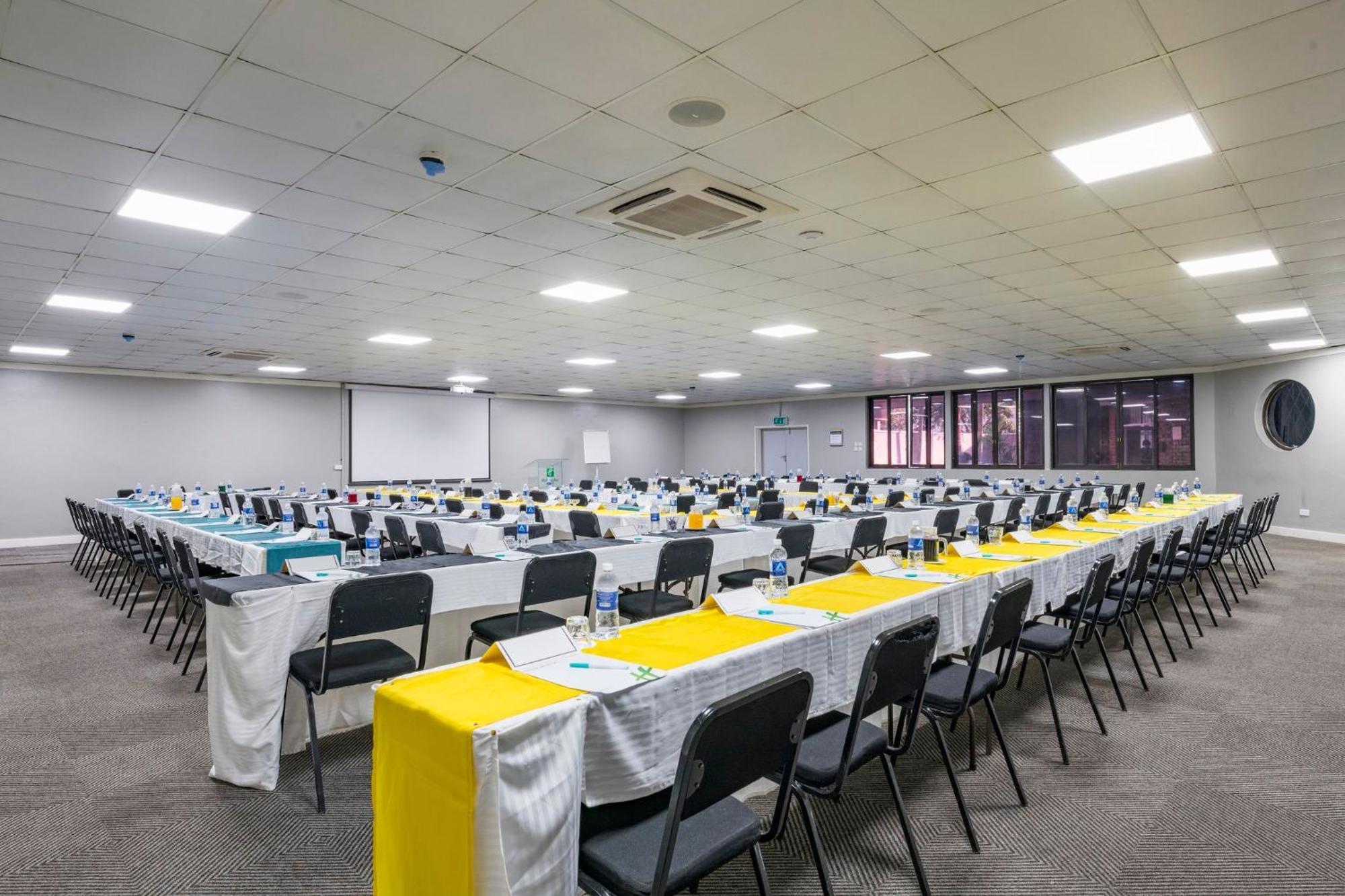 Holiday Inn - Mutare By Ihg Εξωτερικό φωτογραφία